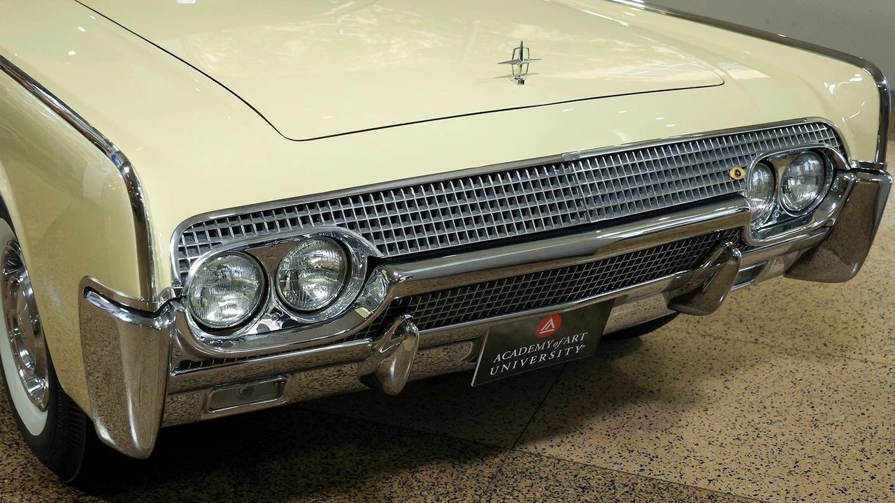 1961 Lincoln Continental 4th Gen - Image 14 of 31