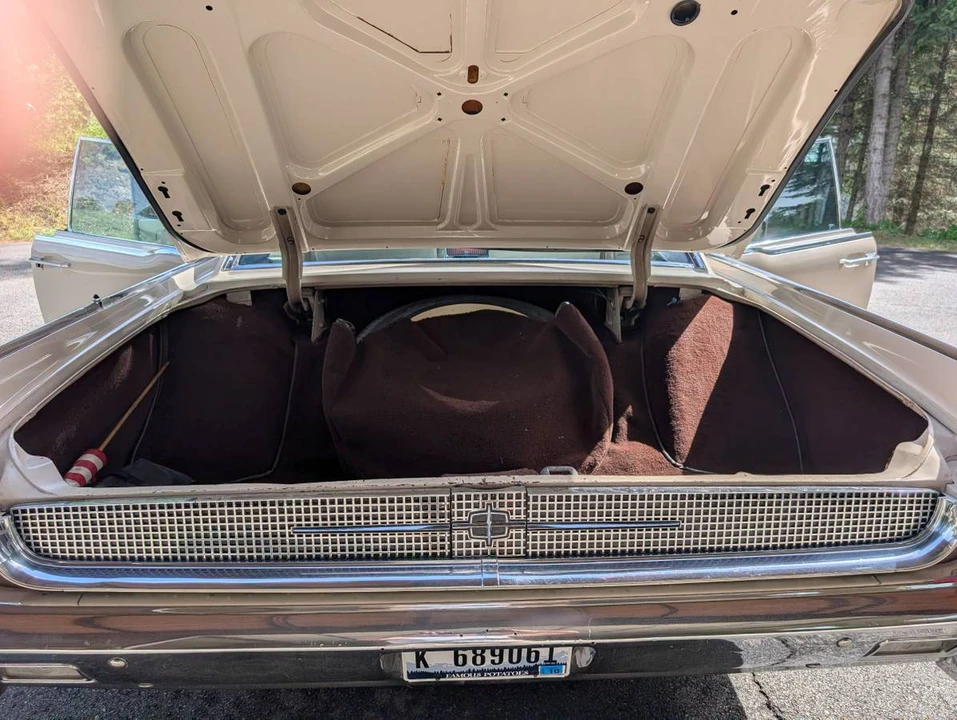 1961 Lincoln Continental 4th Gen - Image 14 of 19