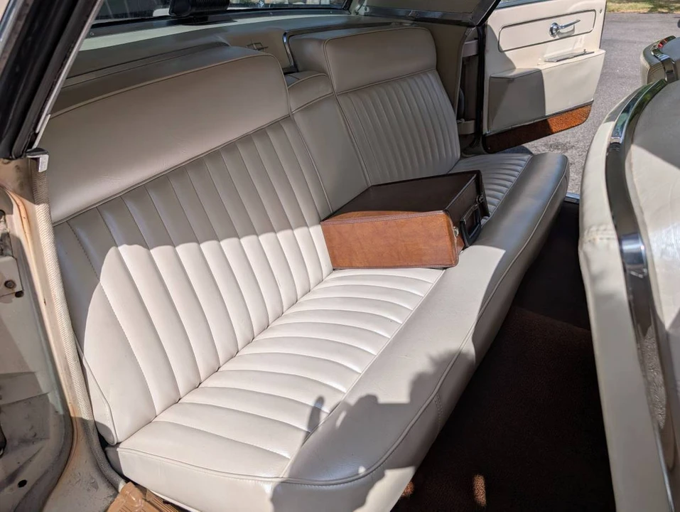 1961 Lincoln Continental 4th Gen - Image 10 of 19