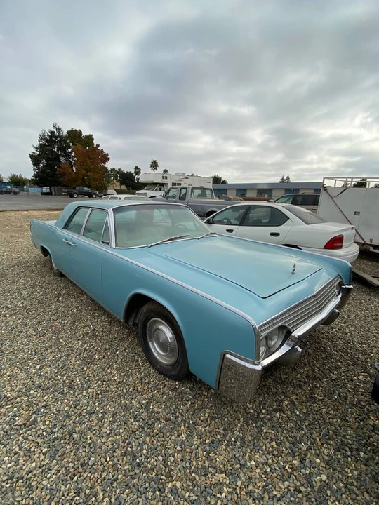 1961 Lincoln Continental 4th Gen - Image 2 of 4