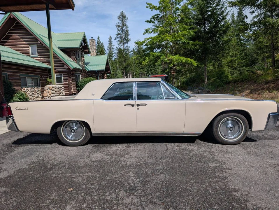 1961 Lincoln Continental 4th Gen - Image 4 of 19