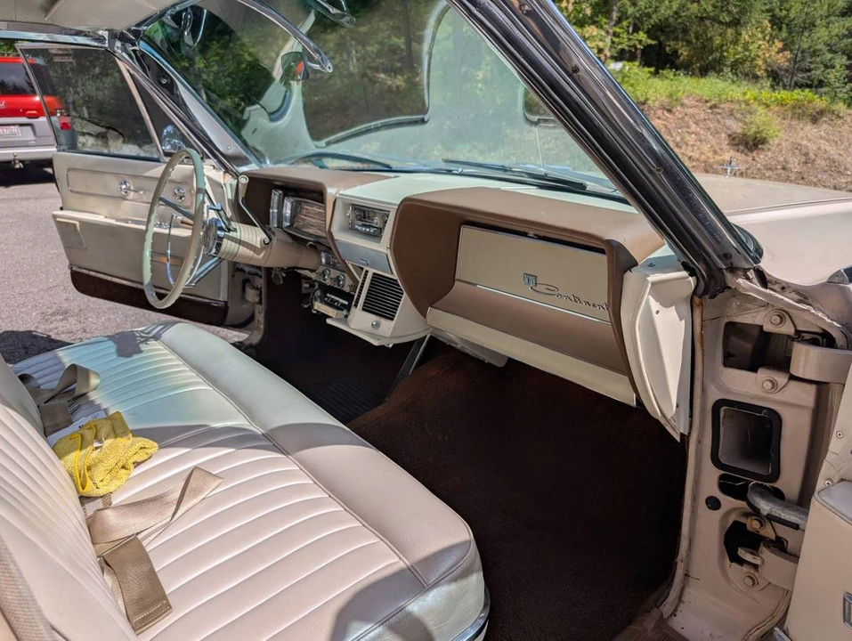 1961 Lincoln Continental 4th Gen - Image 9 of 19