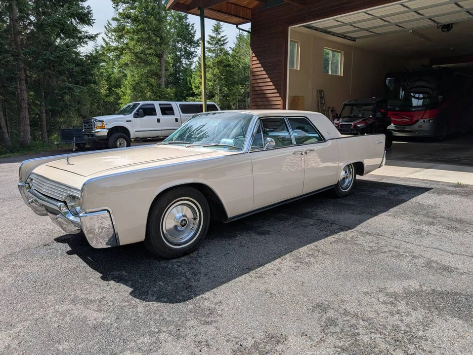 1961 Lincoln Continental 4th Gen - Image 2 of 19