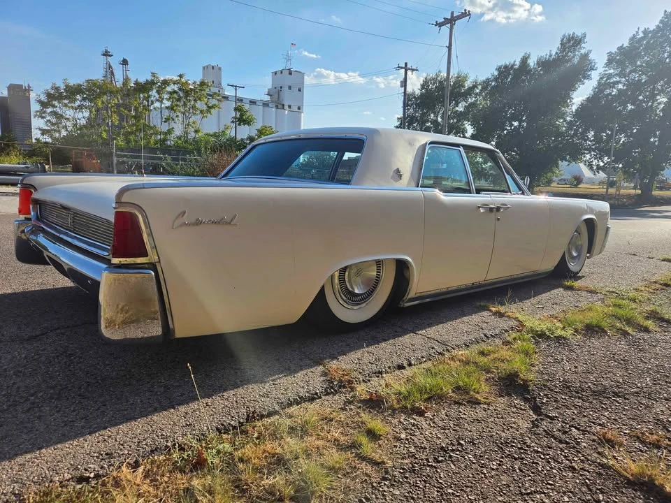 1961 Lincoln Continental 4th Gen - Image 4 of 20