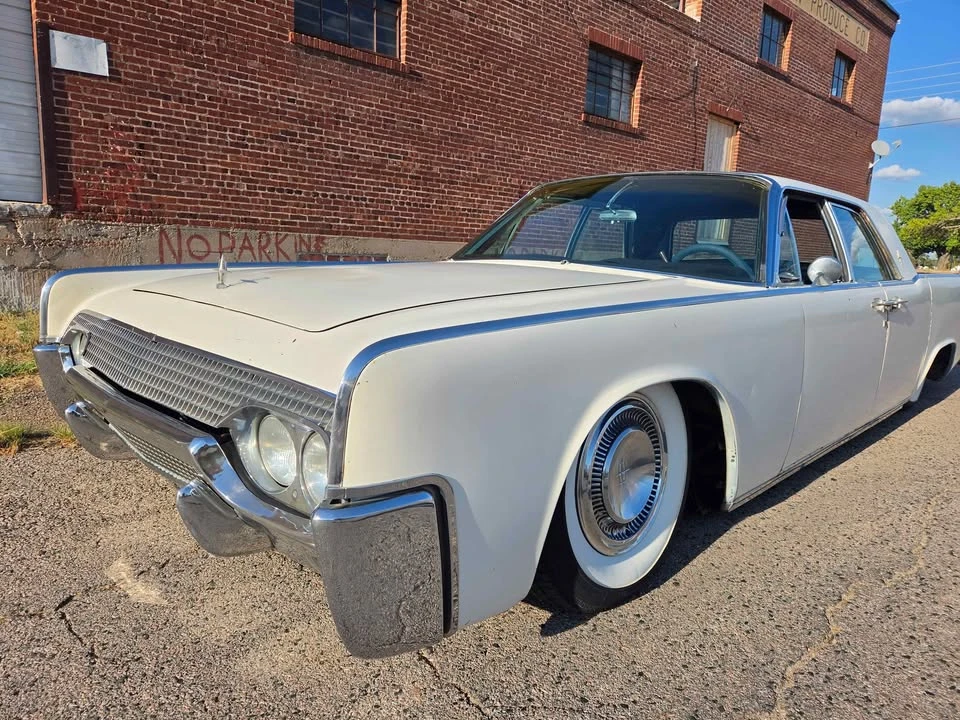 1961 Lincoln Continental 4th Gen - Image 9 of 20