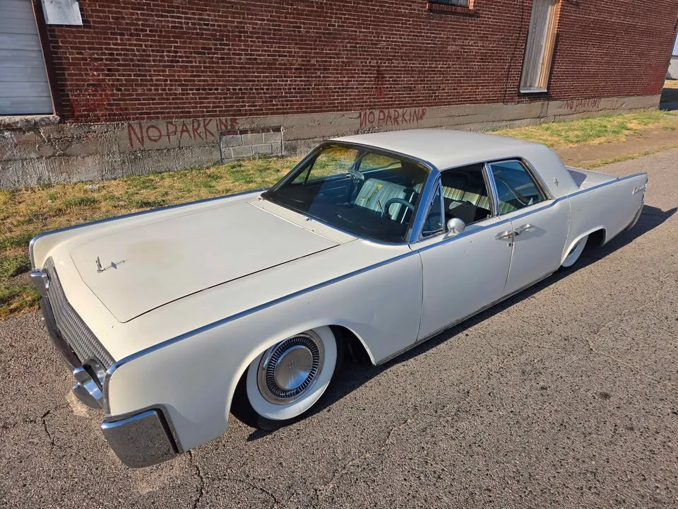 1961 Lincoln Continental 4th Gen - Image 2 of 20