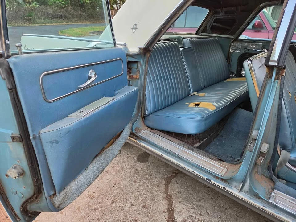 1961 Lincoln Continental 4th Gen - Image 18 of 20