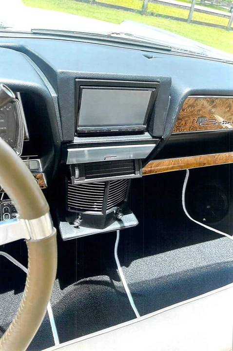 1961 Lincoln Continental 4th Gen - Image 9 of 15