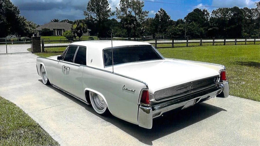 1961 Lincoln Continental 4th Gen - Image 4 of 15
