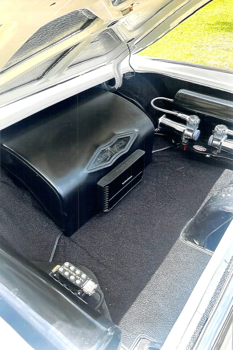 1961 Lincoln Continental 4th Gen - Image 14 of 15