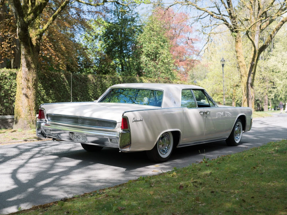 1961 Lincoln Continental 4th Gen - Image 20 of 31