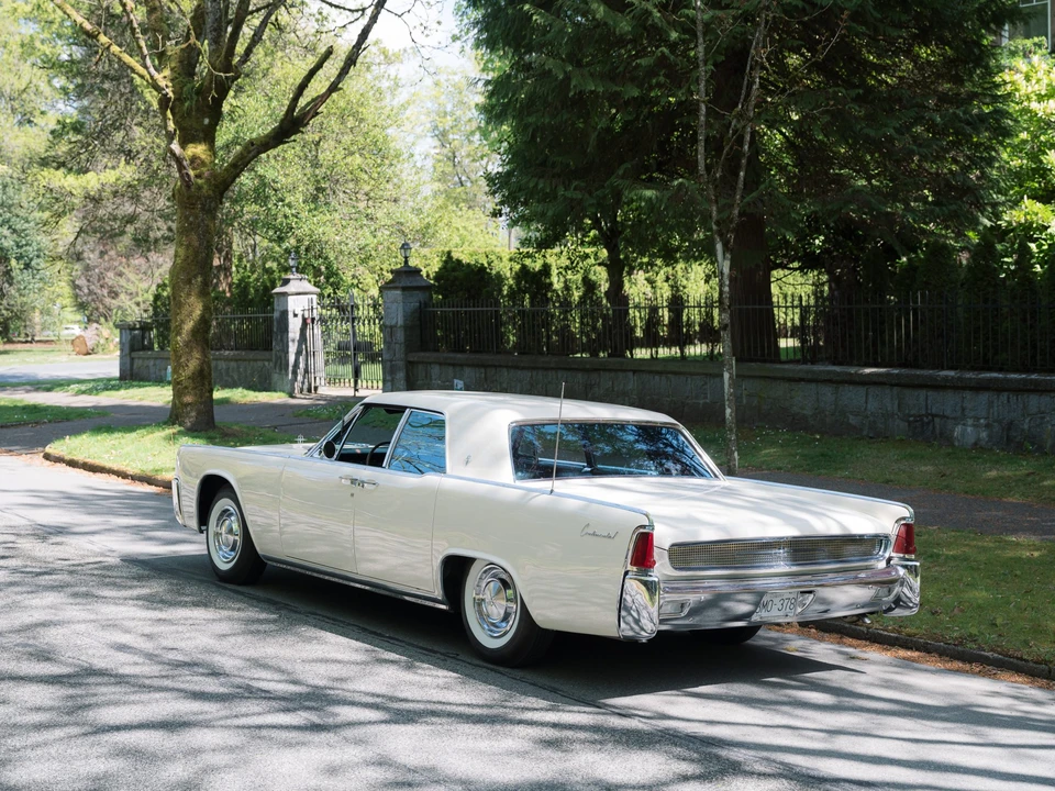 1961 Lincoln Continental 4th Gen - Image 11 of 31