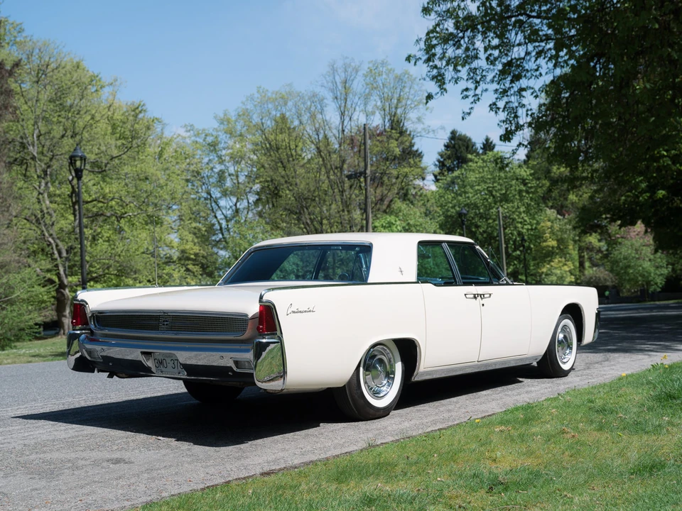 1961 Lincoln Continental 4th Gen - Image 18 of 31