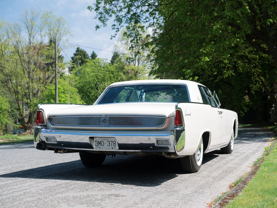 1961 Lincoln Continental 4th Gen - Image 15 of 31