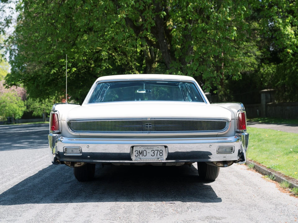 1961 Lincoln Continental 4th Gen - Image 14 of 31