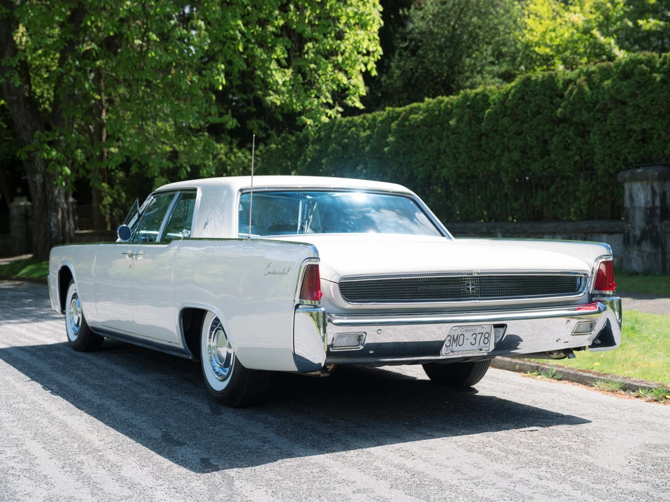 1961 Lincoln Continental 4th Gen - Image 13 of 31