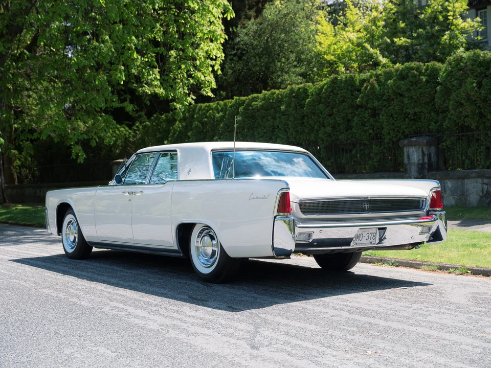1961 Lincoln Continental 4th Gen - Image 12 of 31