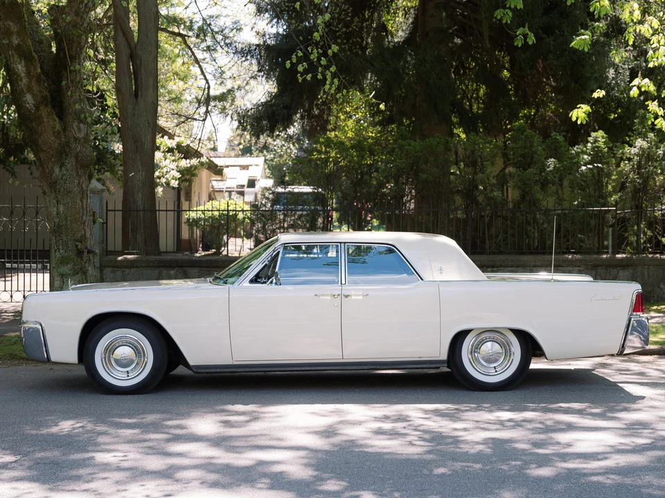 1961 Lincoln Continental 4th Gen - Image 30 of 31