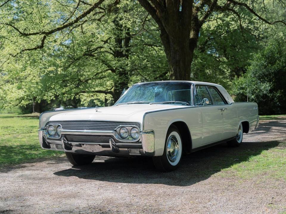 1961 Lincoln Continental 4th Gen - Image 25 of 31