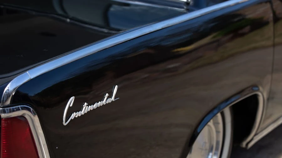 1961 Lincoln Continental 4th Gen - Image 9 of 26