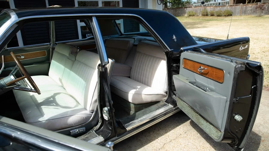 1961 Lincoln Continental 4th Gen - Image 15 of 26
