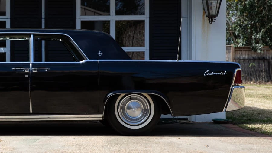 1961 Lincoln Continental 4th Gen - Image 23 of 26
