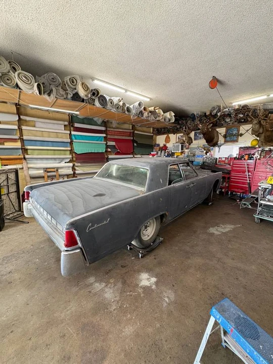 1961 Lincoln Continental 4th Gen - Image 2 of 6