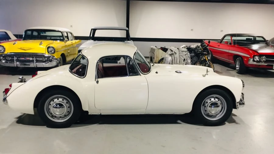 1961 MG MGA 1600 - Image 2 of 31