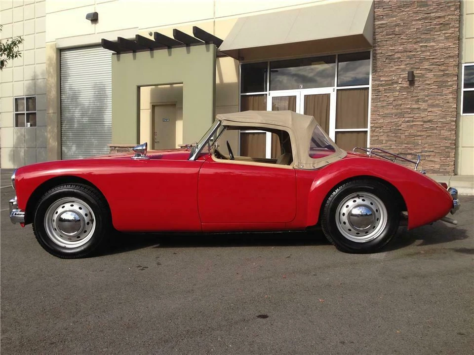 1961 MG MGA 1600 - Image 5 of 5