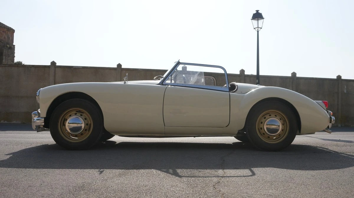 1961 MG MGA 1600 - Image 10 of 31