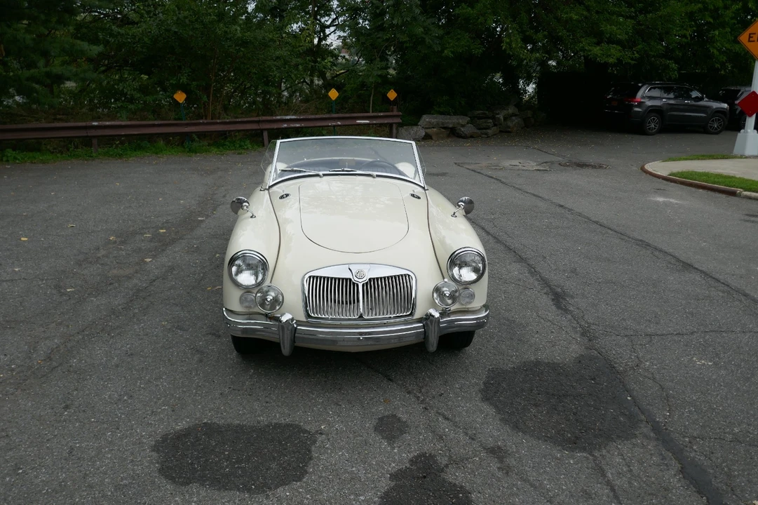 1961 MG MGA 1600 - Image 2 of 31