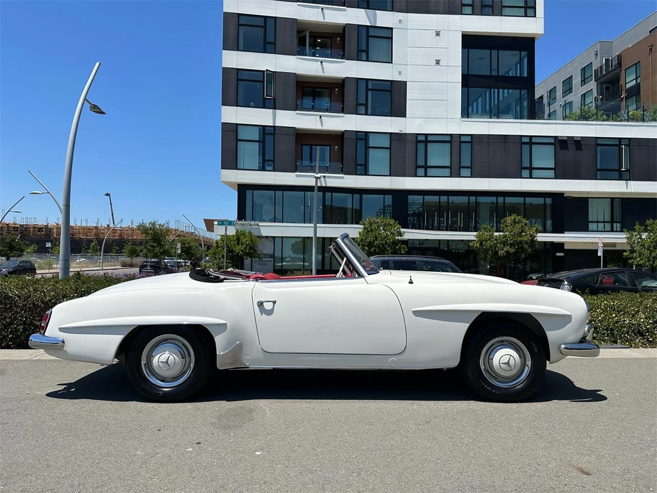 1961 Mercedes-Benz 190 SL - Image 4 of 31