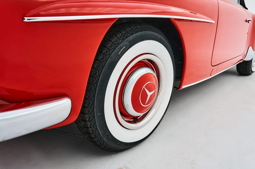 1961 Mercedes-Benz 190 SL - Image 10 of 31