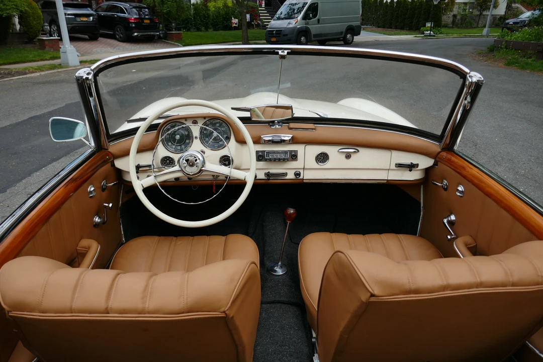 1961 Mercedes-Benz 190 SL - Image 10 of 31