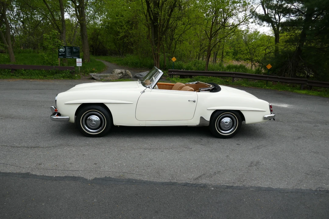 1961 Mercedes-Benz 190 SL - Image 4 of 31