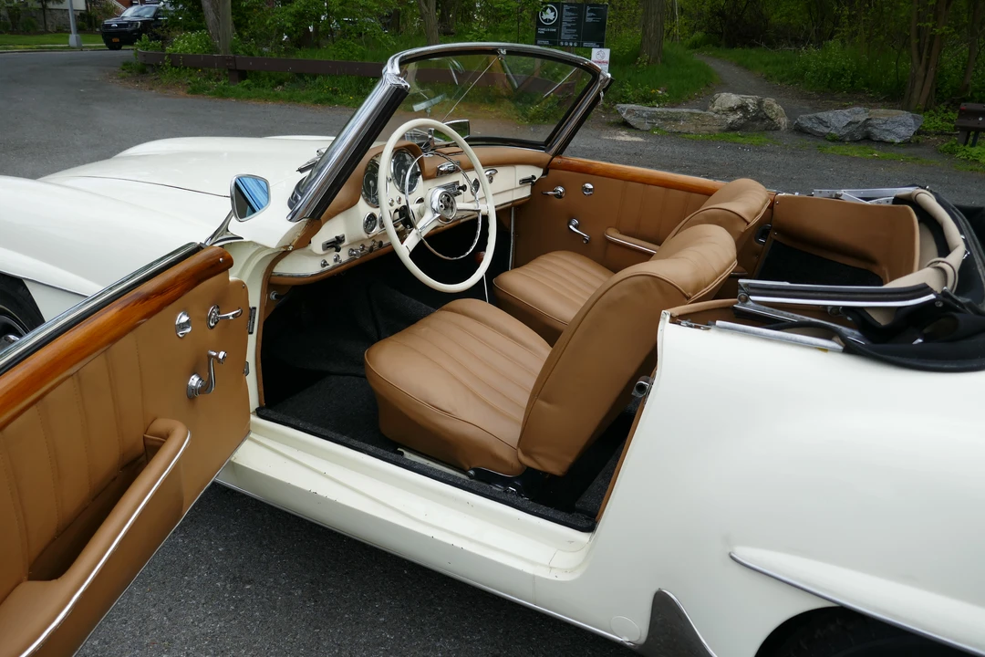 1961 Mercedes-Benz 190 SL - Image 11 of 31