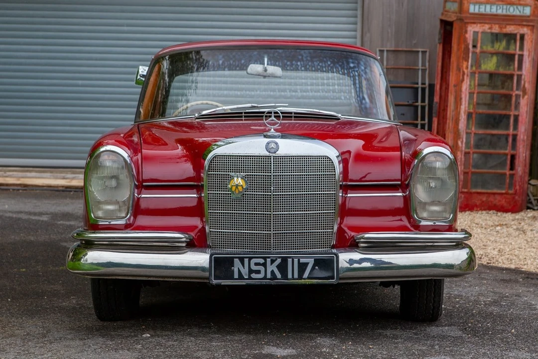 1961 Mercedes-Benz W111 Sedan - Image 2 of 30