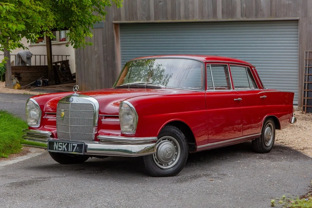 1961 Mercedes-Benz W111 Sedan - Image 3 of 30