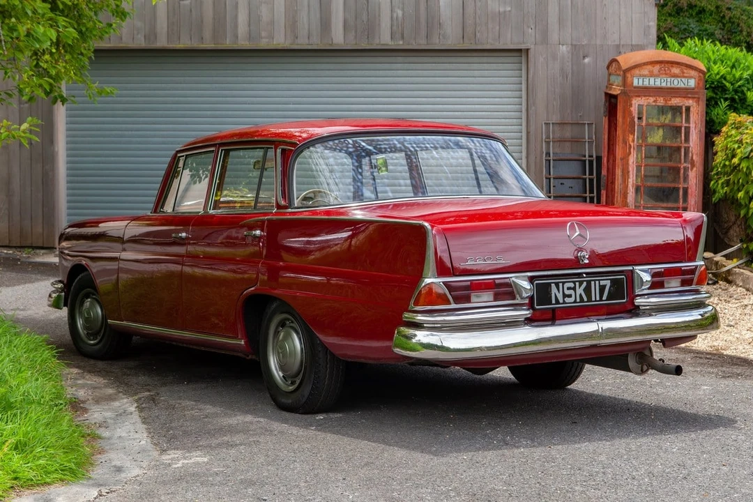 1961 Mercedes-Benz W111 Sedan - Image 5 of 30
