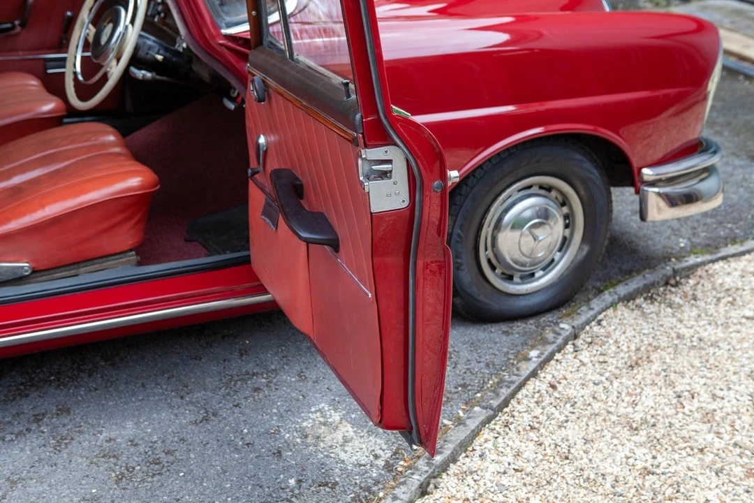 1961 Mercedes-Benz W111 Sedan - Image 22 of 30