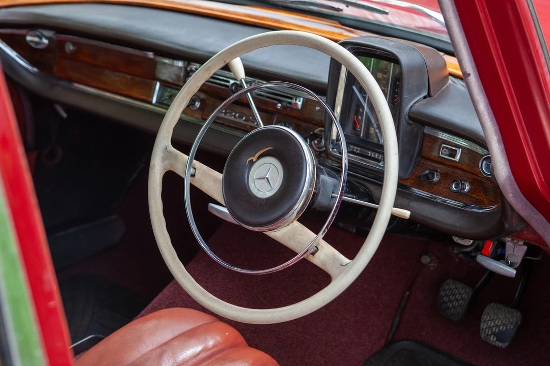 1961 Mercedes-Benz W111 Sedan - Image 9 of 30