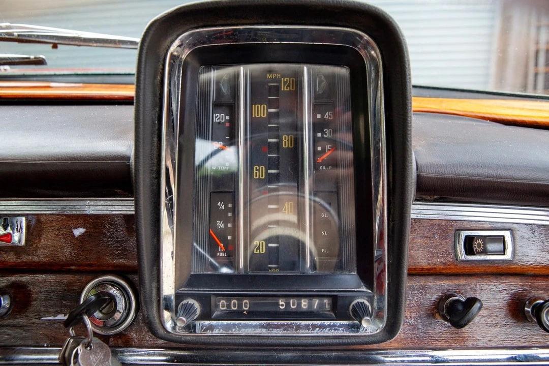 1961 Mercedes-Benz W111 Sedan - Image 11 of 30