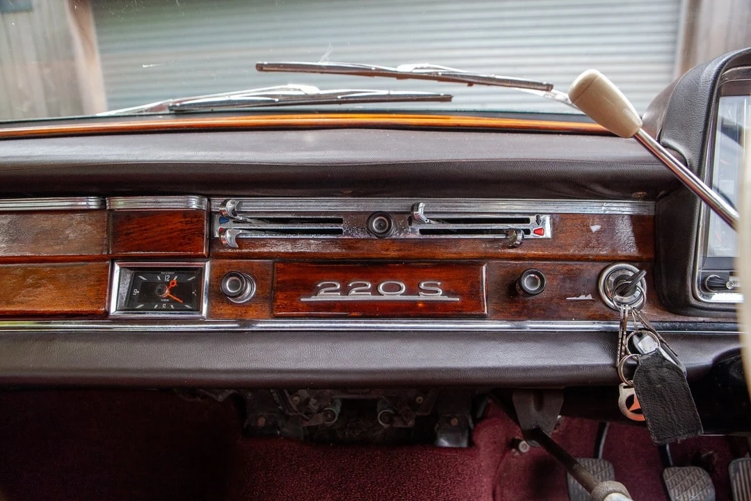 1961 Mercedes-Benz W111 Sedan - Image 12 of 30