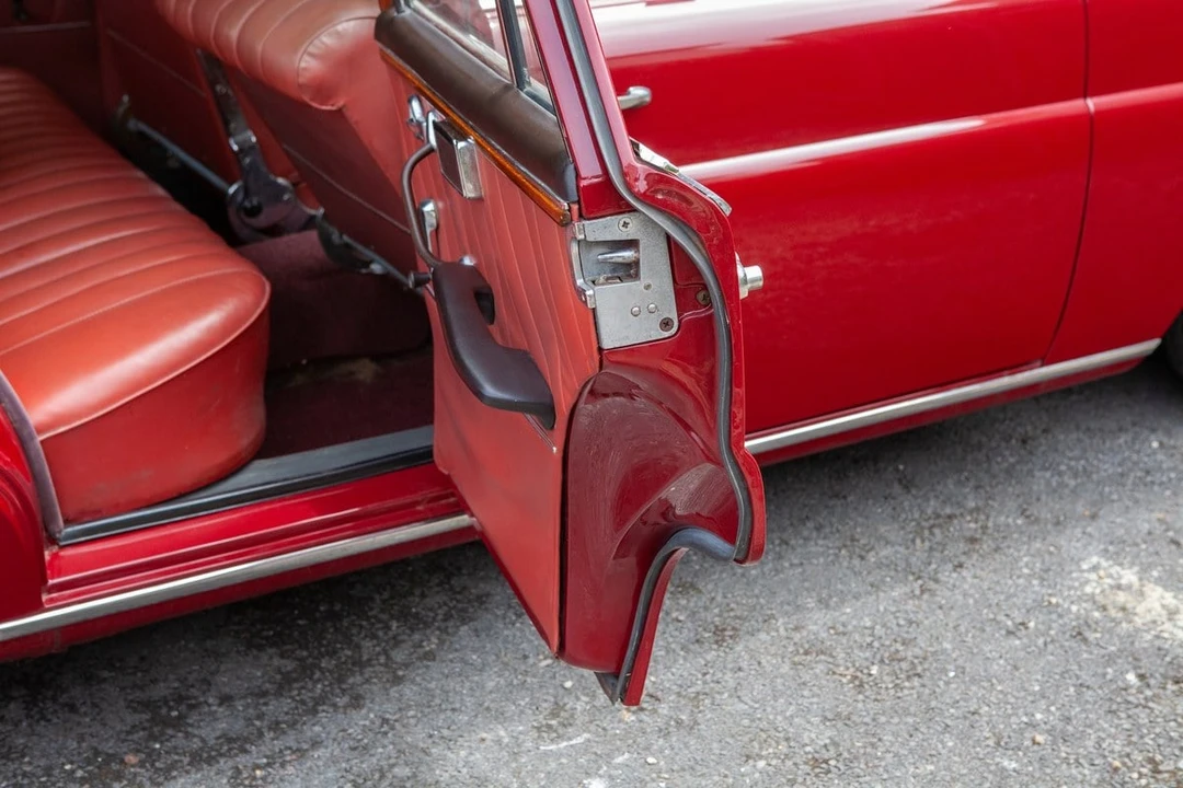 1961 Mercedes-Benz W111 Sedan - Image 29 of 30