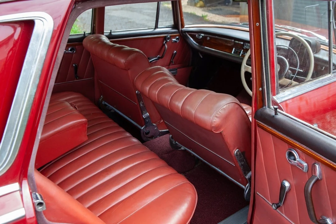 1961 Mercedes-Benz W111 Sedan - Image 30 of 30