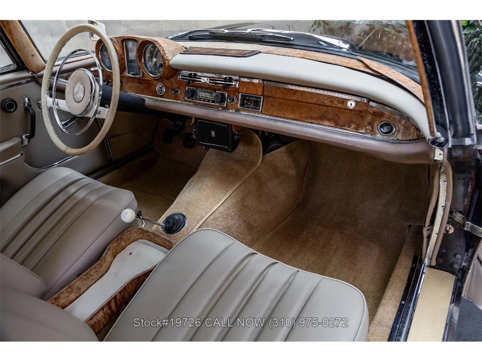 1961 Mercedes-Benz W111 Sedan - Image 21 of 31