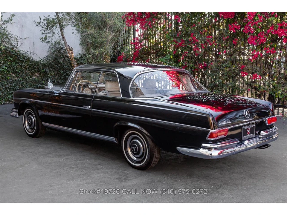 1961 Mercedes-Benz W111 Sedan - Image 7 of 31