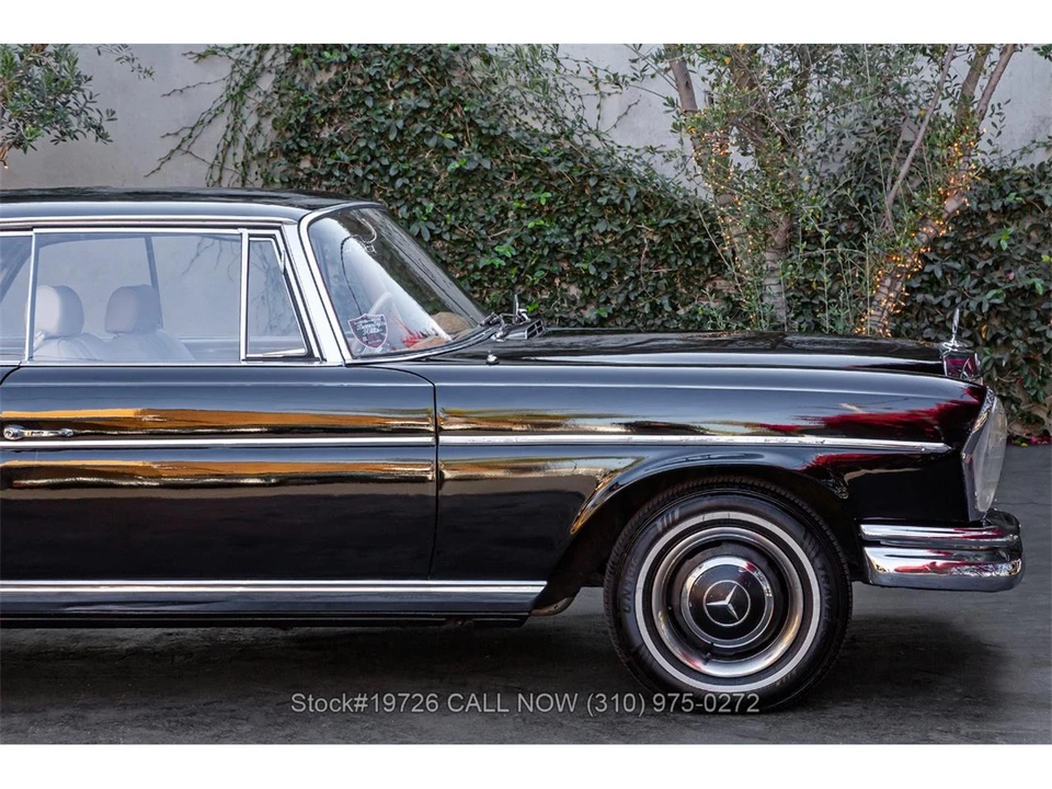 1961 Mercedes-Benz W111 Sedan - Image 10 of 31