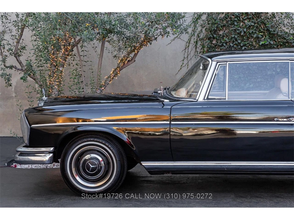 1961 Mercedes-Benz W111 Sedan - Image 12 of 31