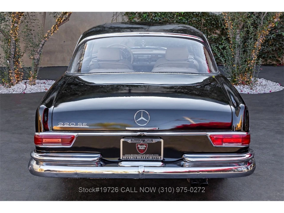 1961 Mercedes-Benz W111 Sedan - Image 6 of 31